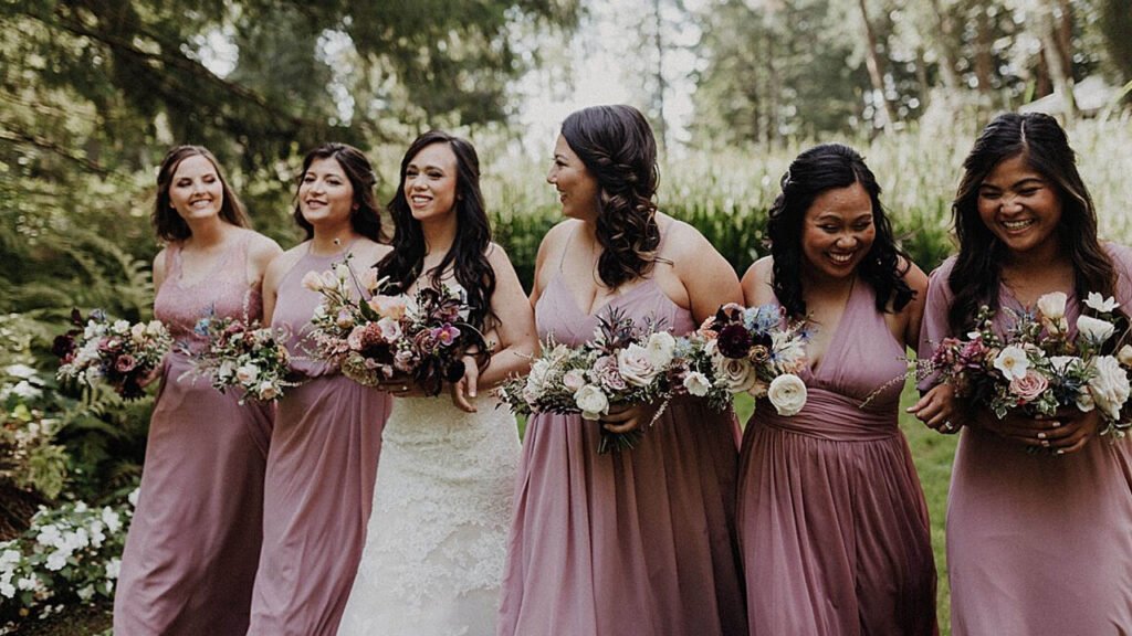 advantages-and-disadvantages-of-multiple-wedding-dresses