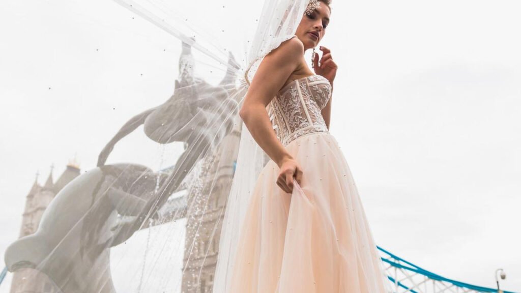 know-more-about-modern-wedding-gowns